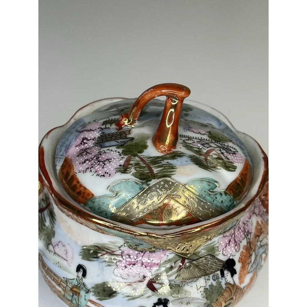 Vintage Kutani Geisha Sugar Bowl BiBi Japan Red Gold Porcelain Hand Painted‎